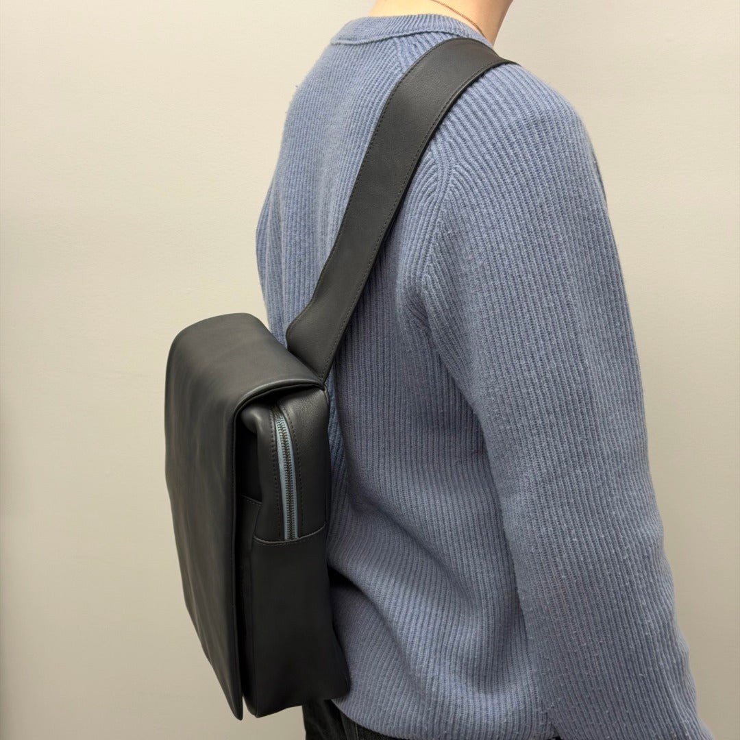 Russell Sling Messenger Bag