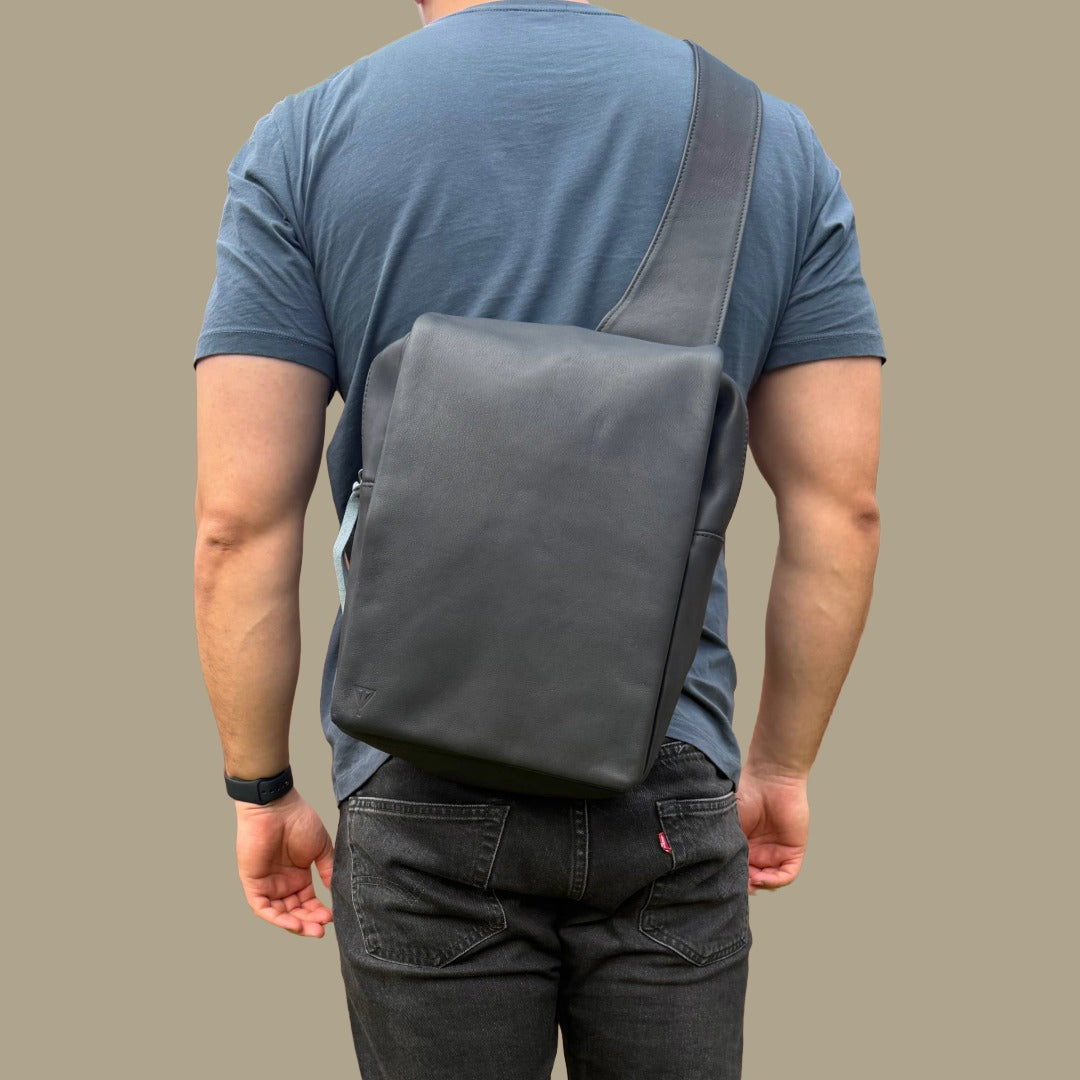 Russell Sling Messenger Bag