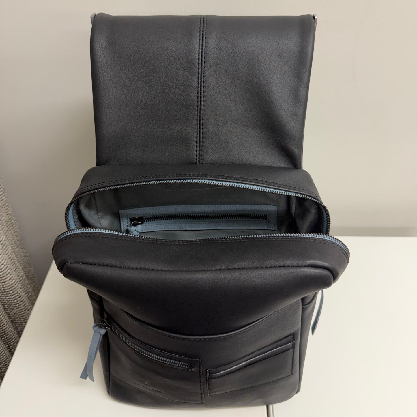 Russell Sling Messenger Bag