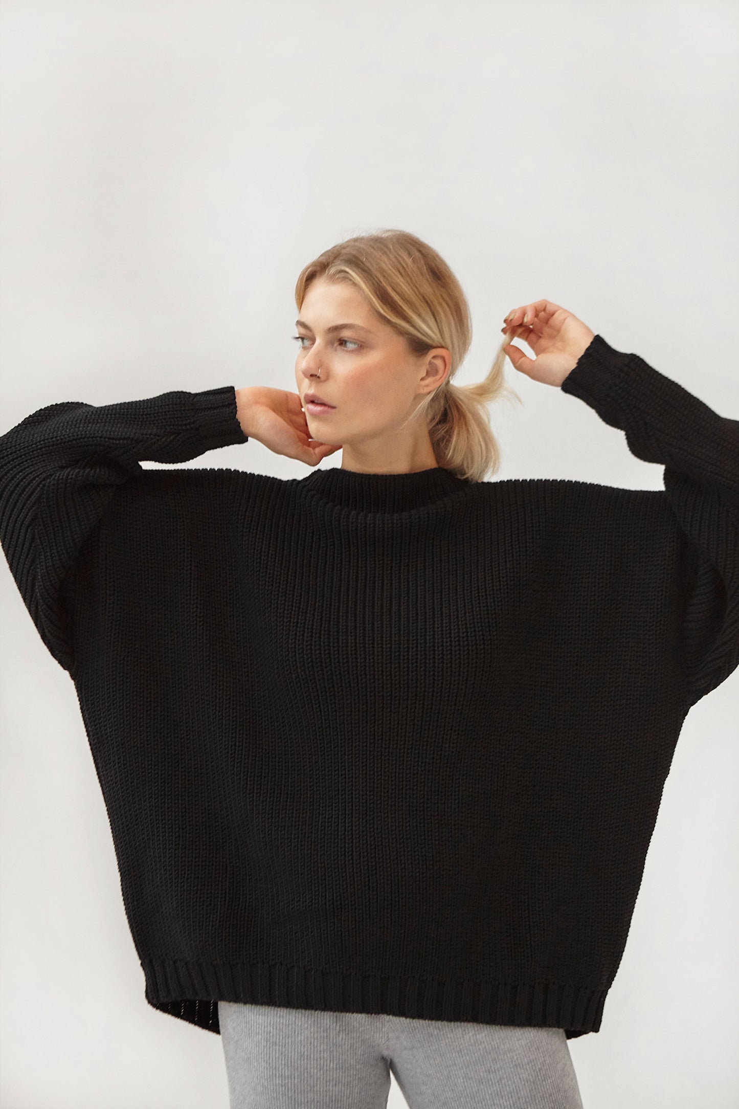 Laumes Sweater - Black